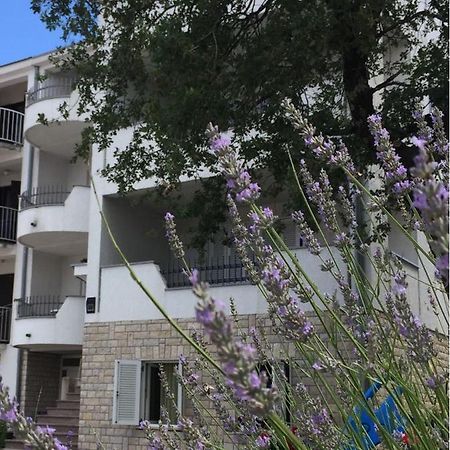 Apartmani Ana Malinska Dış mekan fotoğraf