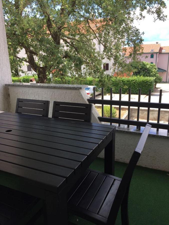 Apartmani Ana Malinska Dış mekan fotoğraf
