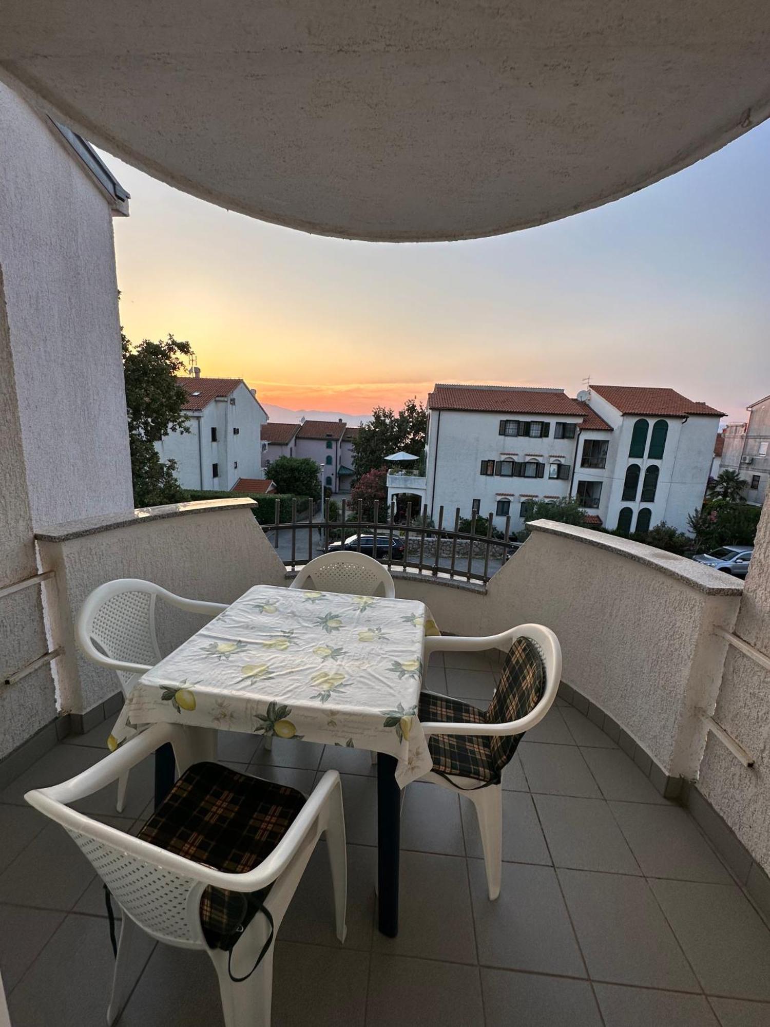 Apartmani Ana Malinska Dış mekan fotoğraf