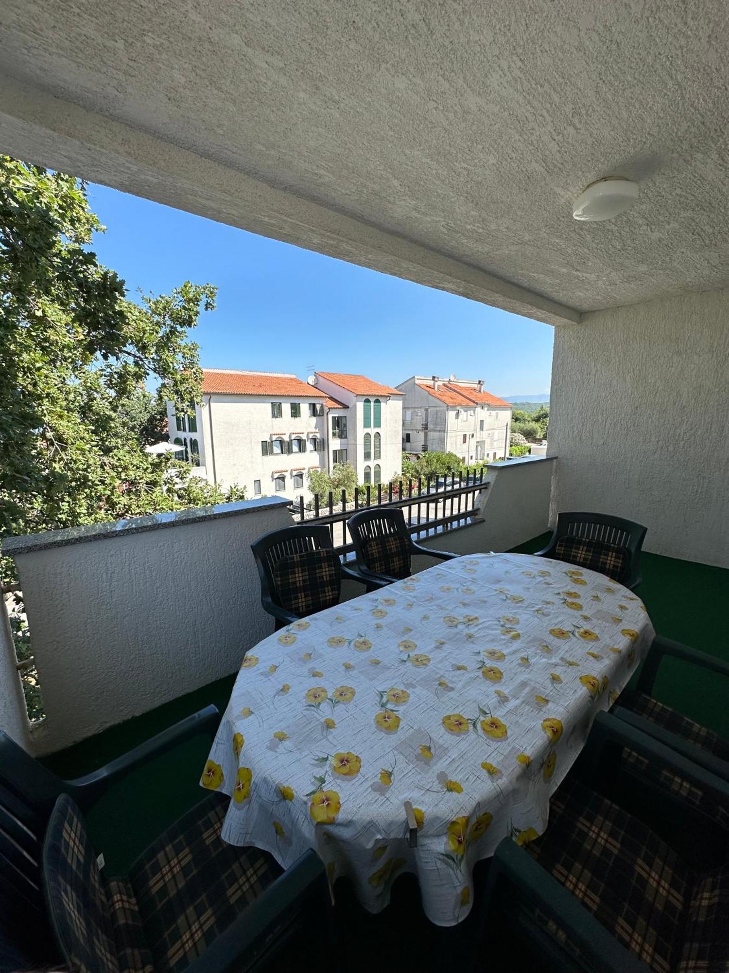 Apartmani Ana Malinska Dış mekan fotoğraf