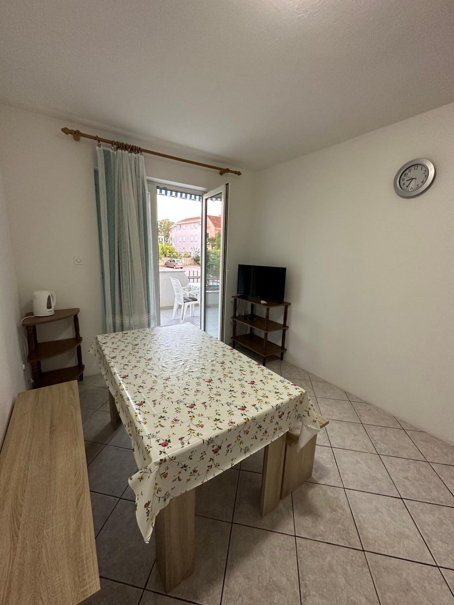 Apartmani Ana Malinska Dış mekan fotoğraf